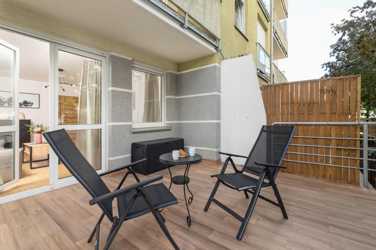 Pleasant Apartment With Terrace Cracow By Noclegi Renters คราคูฟ ภายนอก รูปภาพ